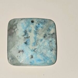 Elegant Blue and Gray Stone Accent